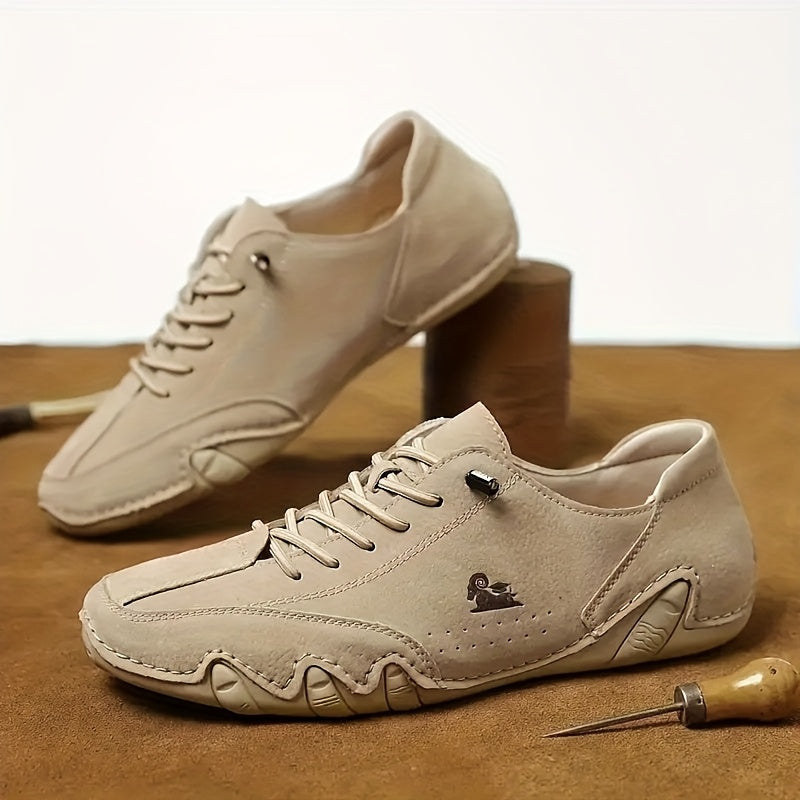 Scarpe leggere kaki da ginnastica con lacci, logo sul lato e suola sagomata