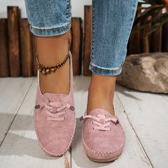 Mocassino flessibile comodo Ortelia in camoscio rosa, lacci e braccialetto decorativo