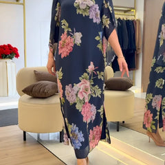 Abito maxi chiffon blu scuro a fiori multicolore, maniche ampie, lunghezza al polpaccio