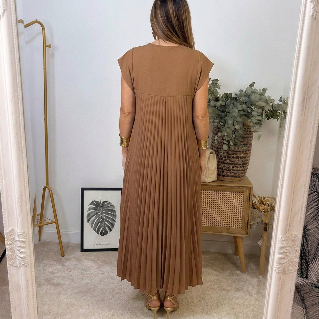 Abito lungo senza maniche beige-cammello plissé con pannello posteriore