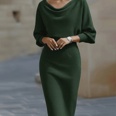 Abito midi elegante verde scuro con scollo drappeggiato e maniche a tre quarti