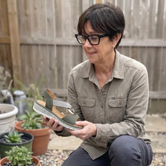 Sandali ortopedici verde oliva con fibbia ad anello e suola ammortizzata
