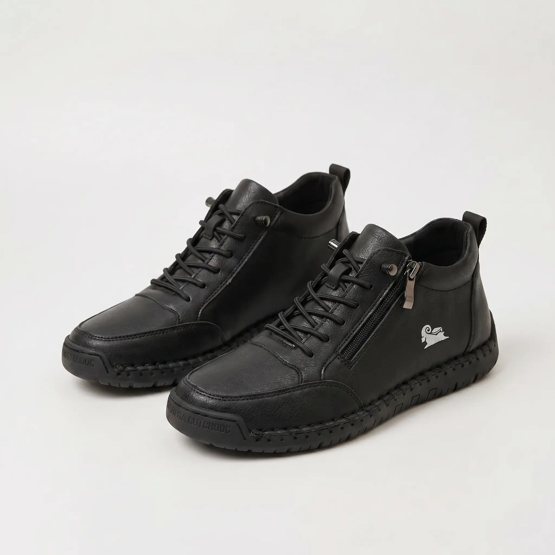 Scarpe ortopediche con cerniera nere, lacci e suola con rilievi