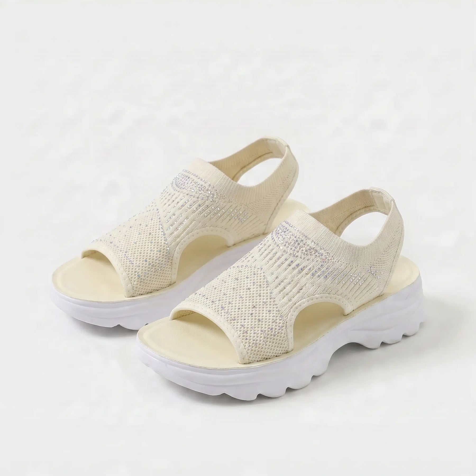 Sandali ortopedici antiscivolo bianco crema in maglia, suola bianca spessa