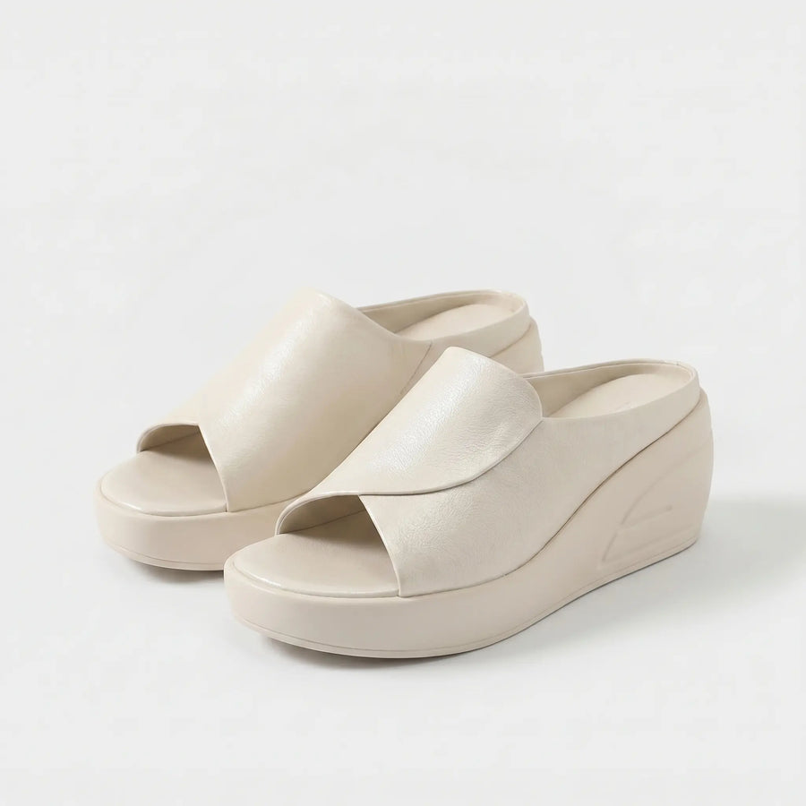 Sandali zeppa ortopedici slip-on beige con fascia aperta e suola rialzata