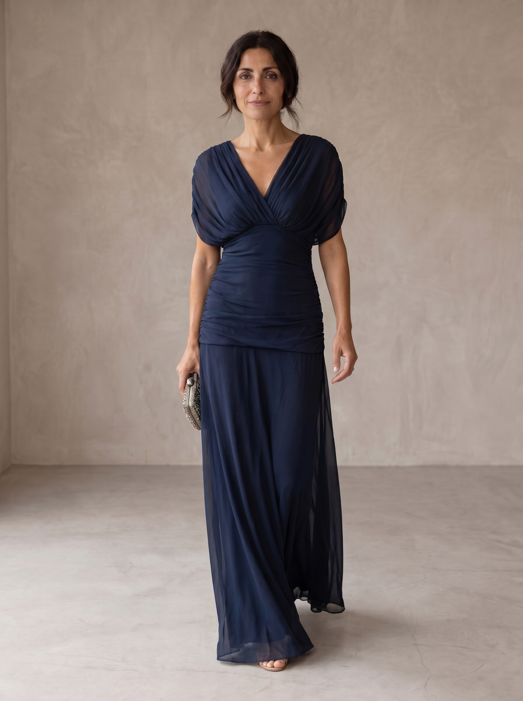 Abito blu elegante lungo con scollo a V e maniche a pipistrello, drappeggiato in vita