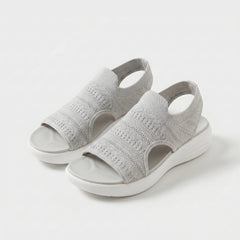 Sandali ortopedici slip-on comodi grigi in maglia traforata con suola bianca