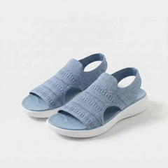 Sandali ortopedici slip-on comodi azzurri in maglia traforata con suola bianca