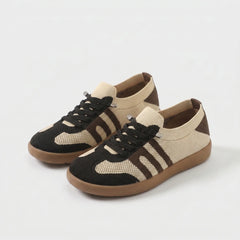 Scarpe comfort ortopediche beige e nero, lacci neri, suola marrone
