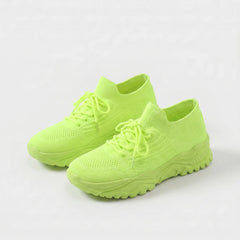 Scarpa ortopedica comoda verde lime in maglia con lacci e suola spessa