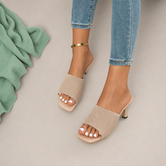 Ciabatte comfort Camilla beige, punta aperta e tacco medio a blocco