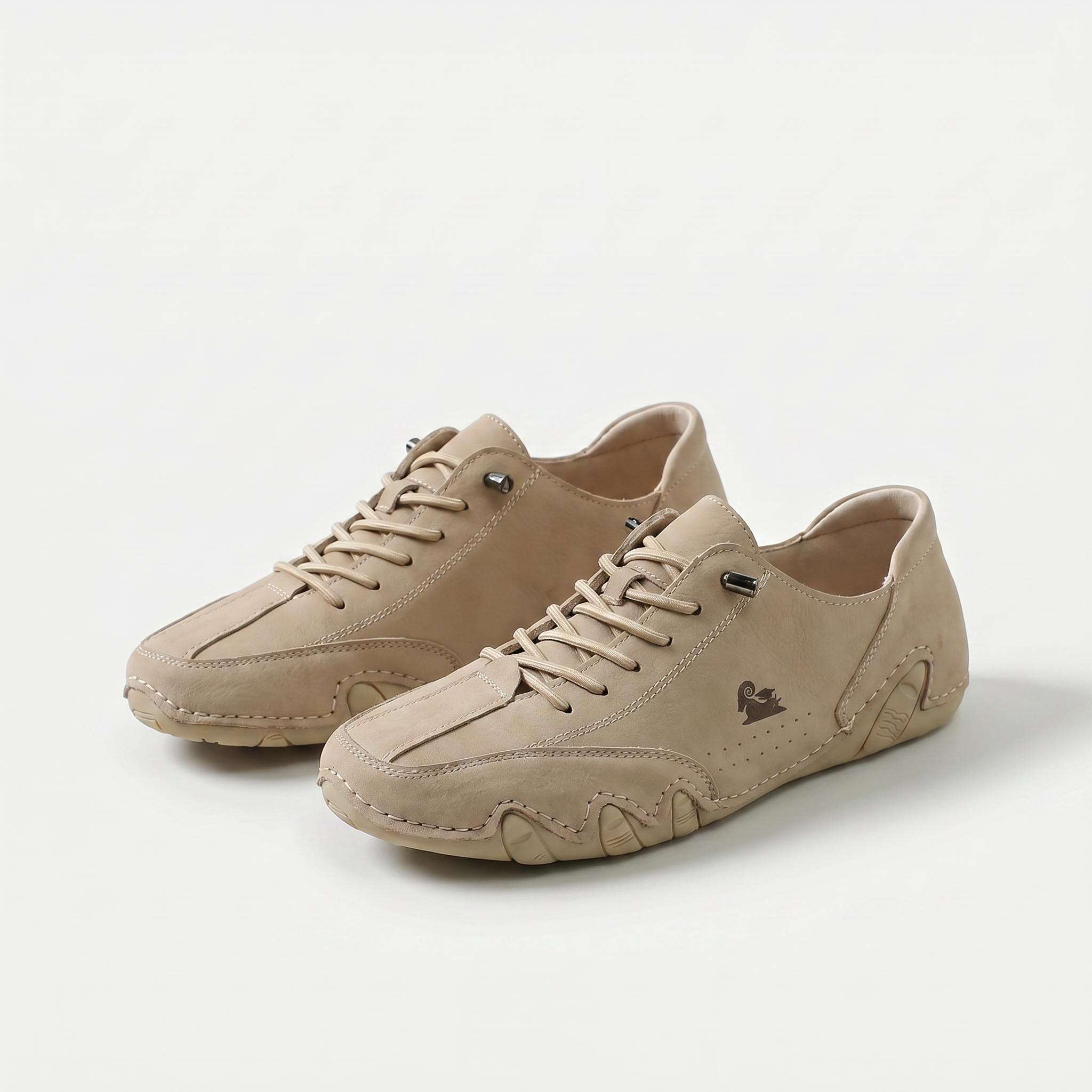 Scarpe leggere Milo in pelle scamosciata beige, con lacci e suola sagomata