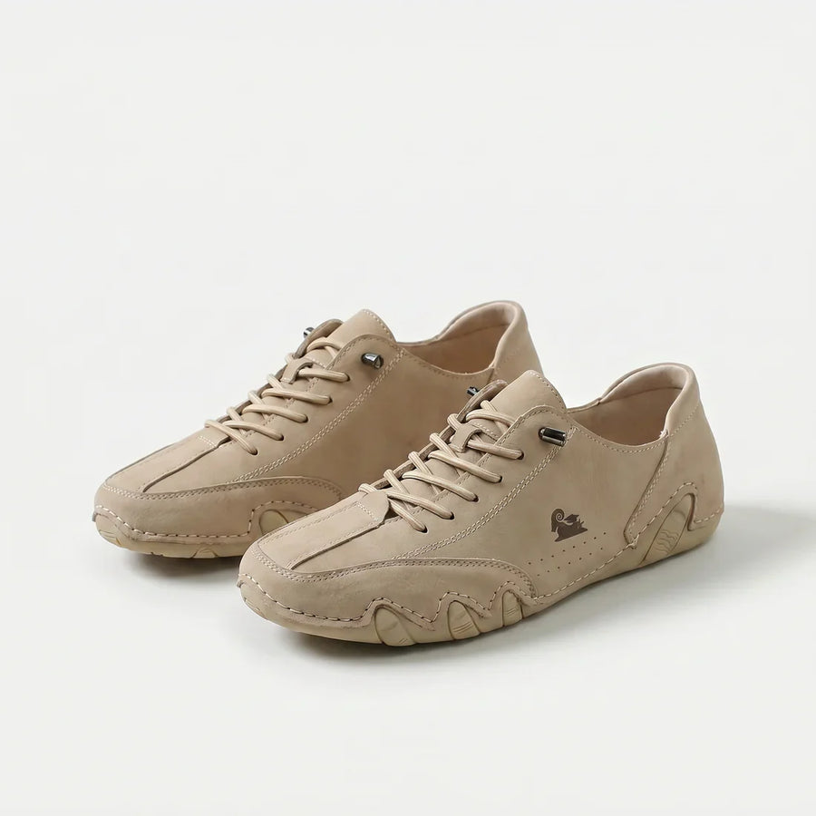 Scarpe ortopediche con lacci, tomaia beige e suola sagomata ammortizzata