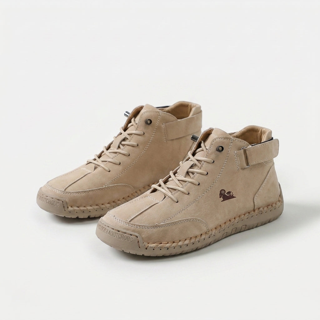 Sneaker alte beige con lacci e cinturino, dettaglio logo e suola spessa