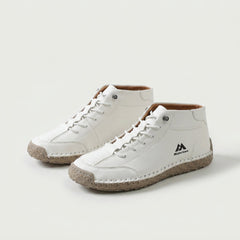 Sneakers Mona a punta larga bianche con logo sul lato e suola in gomma