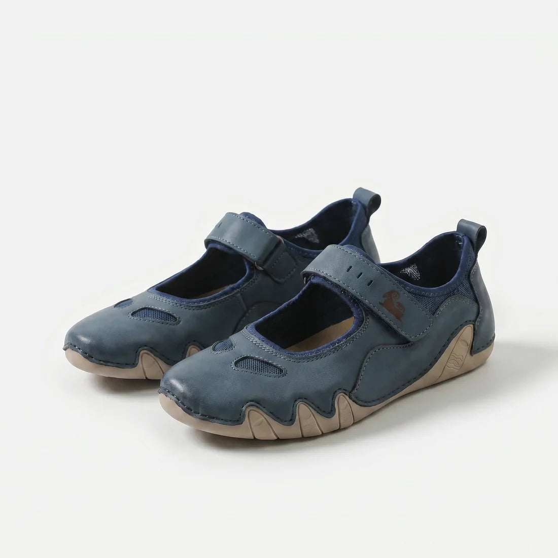 Ballerine comfort blu con cinturino a strappo e suola morbida, tomaia traforata