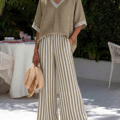 Completo beige: top in lino con scollo a V e pantaloni a righe beige e bianche