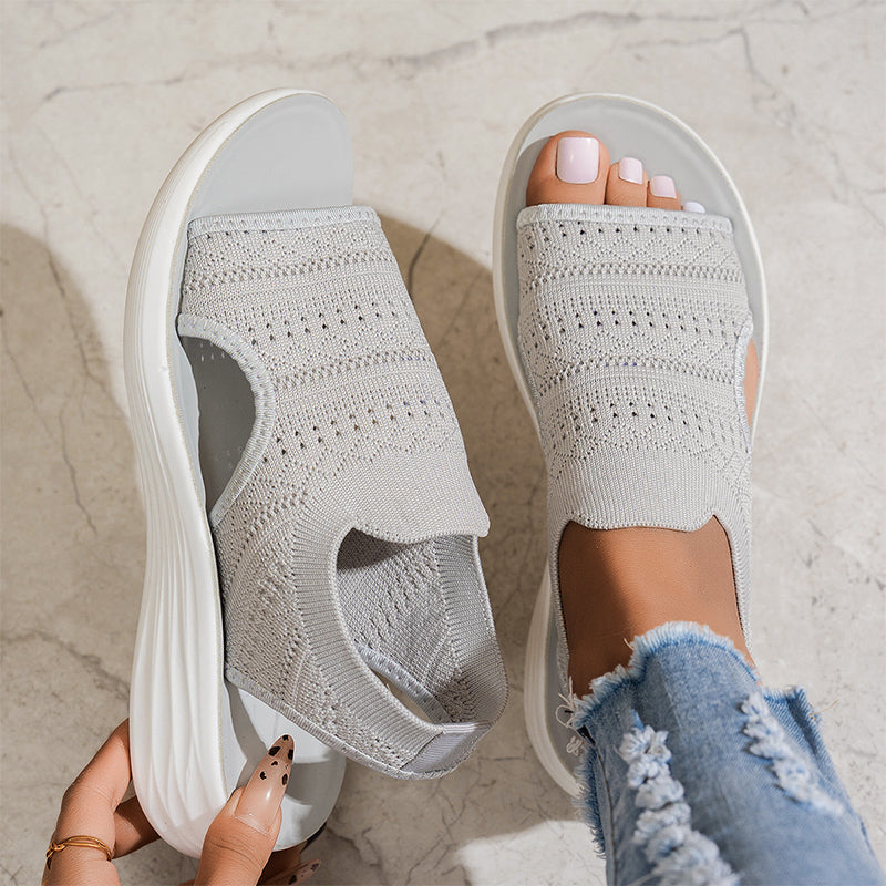 Sandali ortopedici slip-on beige chiaro con fascia a maglia elasticizzata